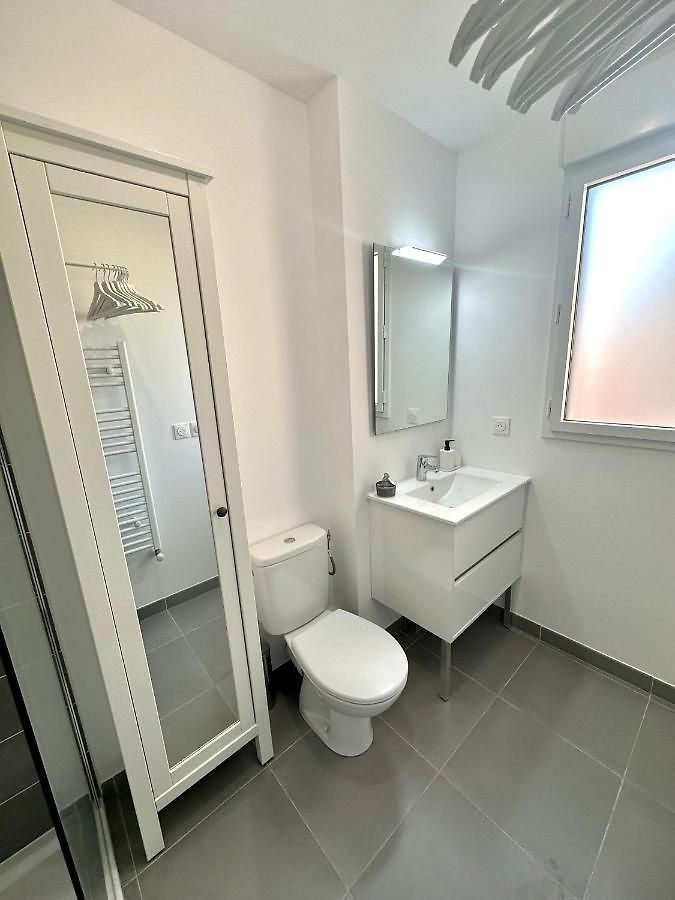 Appartement à Proximité Du Port De *