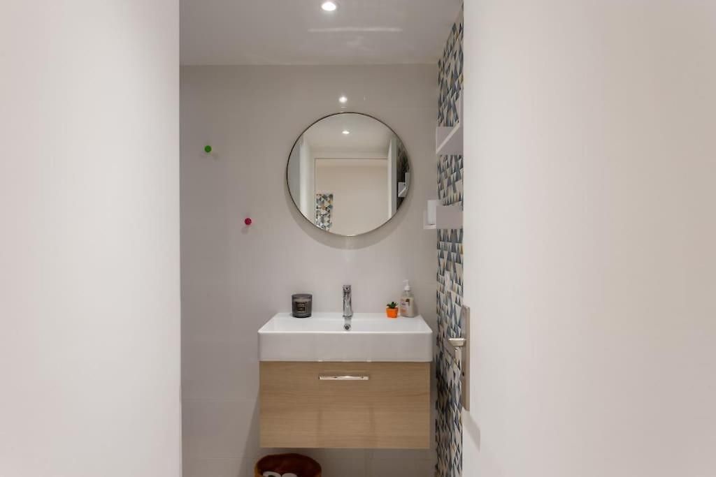 L10 2 Bedrooms Old Wifi 3mins Sea * Nice