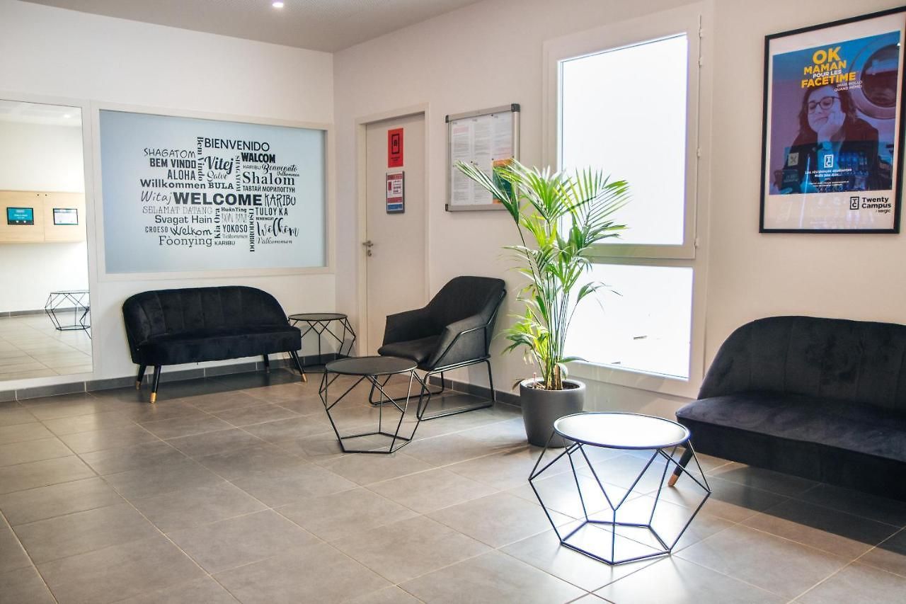 Twenty Business Flats Angely 3* Nice