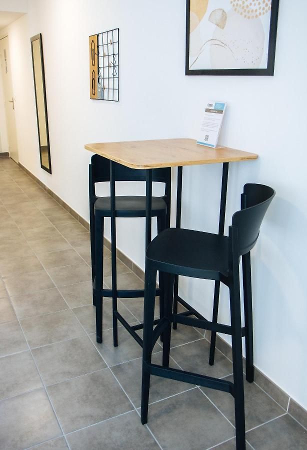 Twenty Business Flats Angely 3*