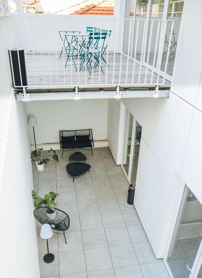 Twenty Business Flats Angely Nice