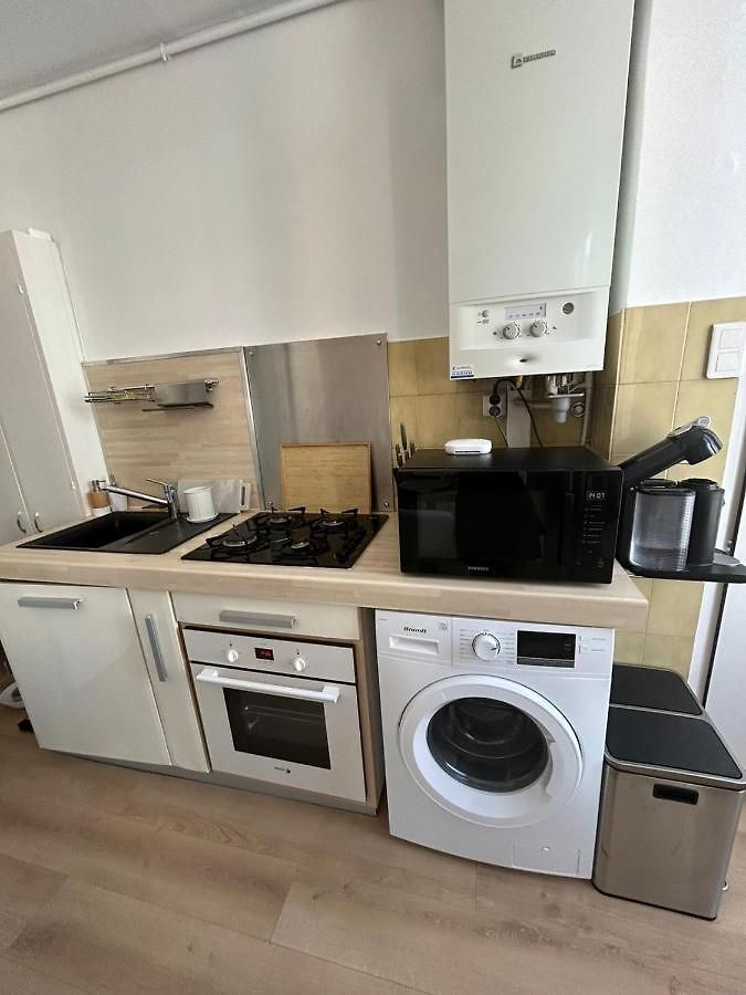 - T3 Rénové De 50 M2 Classé 2 étoiles Nice