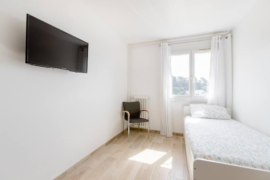 Séjour chez l'habitant Private In Renovated - Tram 1 Min Walk