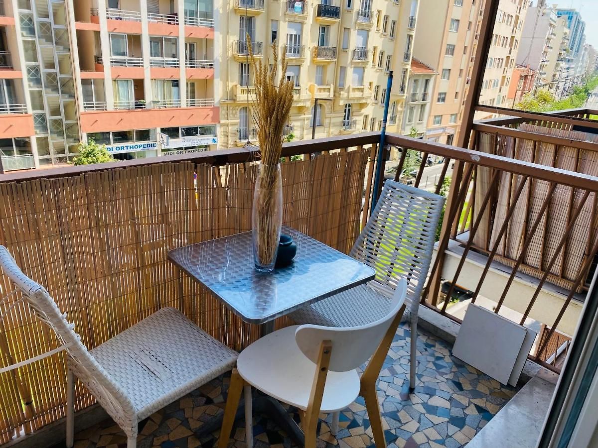 Magnifique 60m2 ,3 Pieces , Equipee,tres Lumineux, 2 Minutes A Pied De La Plage Apartment *