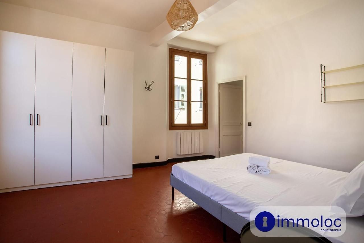 Air-conditioned In The Heart Of Old Appartement