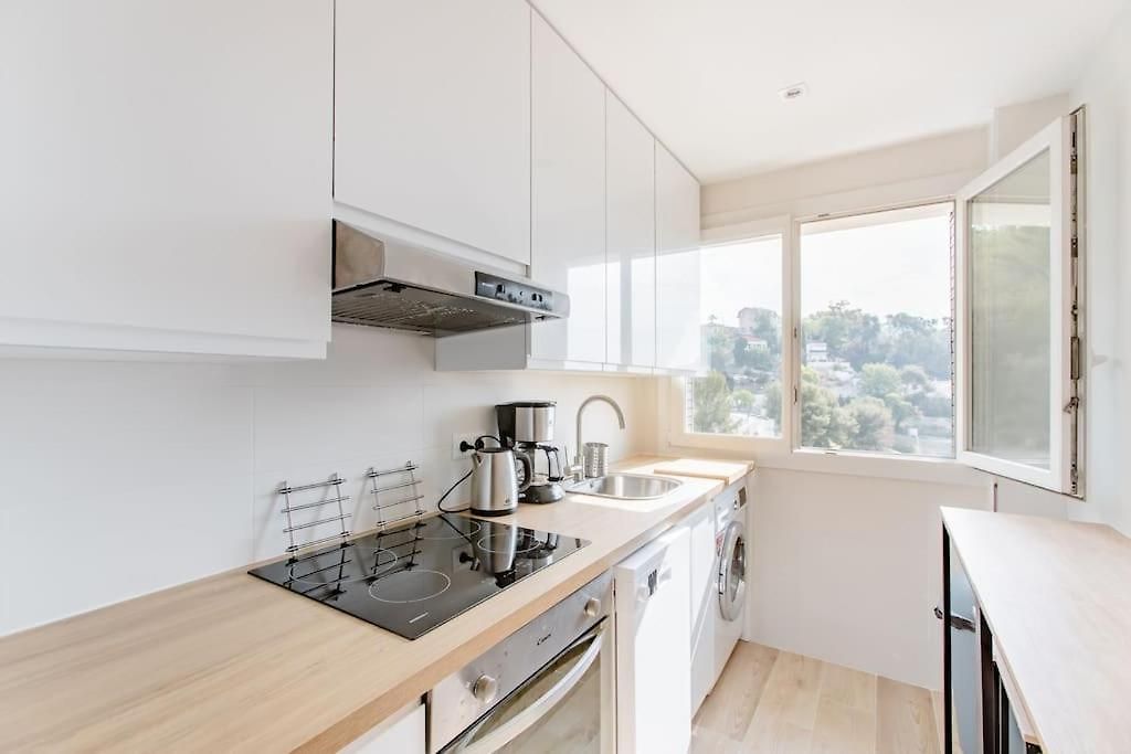 Private In Renovated - Tram 1 Min Walk Nice