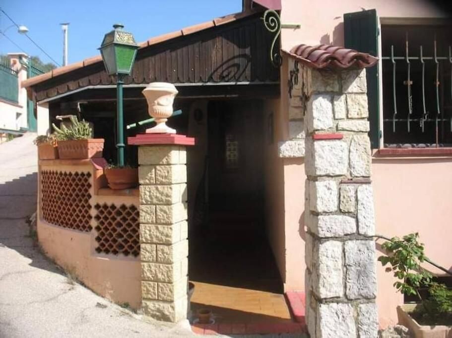 Maison Traditionnelle Sur Les Collines Niçoises * Nice