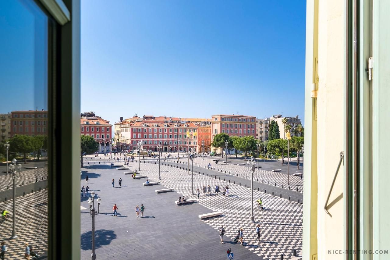 Renting - 13 Massena - Live A Dream Luxury Loft - Place Massena *