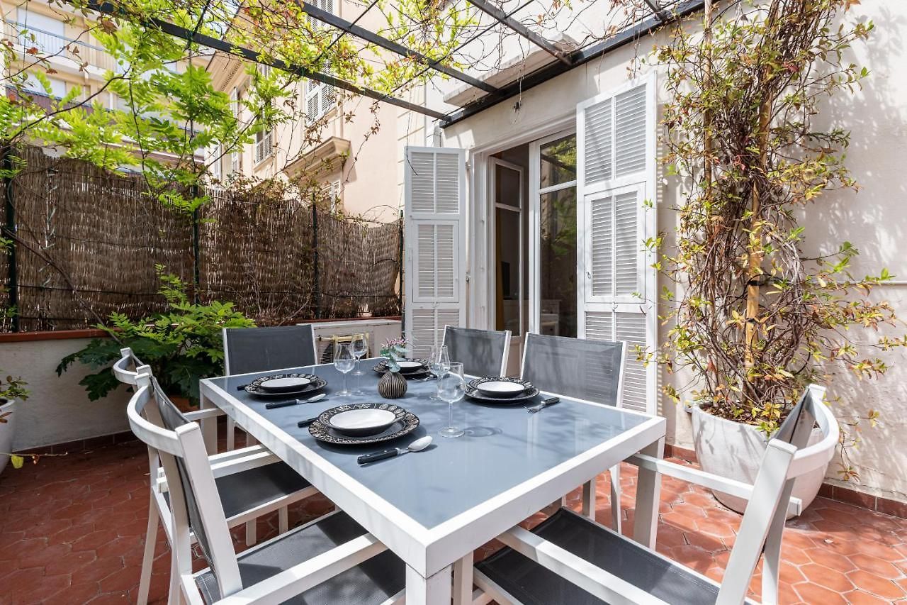 Large 2 Bdr Downtown - Ac & Terrace Apartment Nice