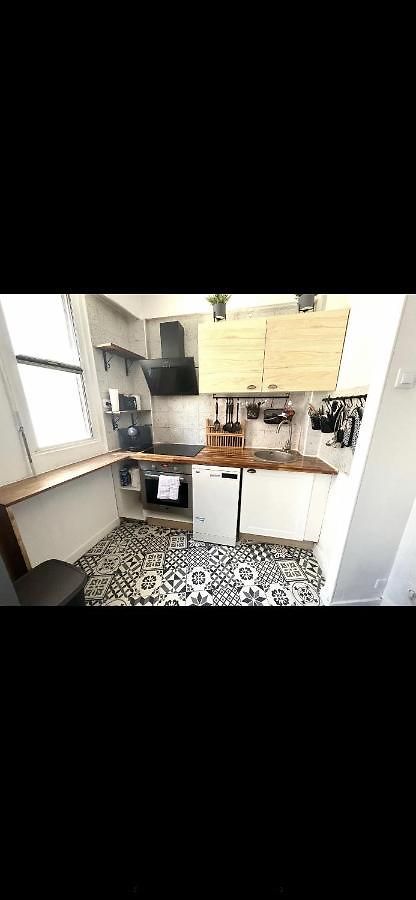 T2 Face A La Avenue De La Californie Appartement
