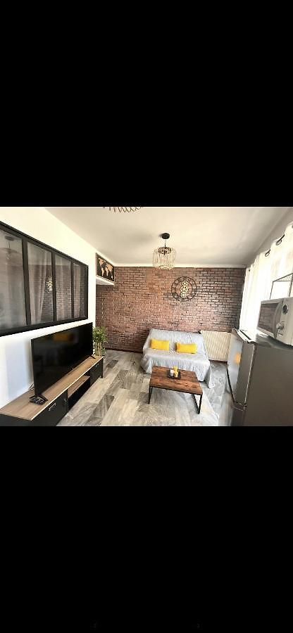 T2 Face A La Avenue De La Californie Appartement *