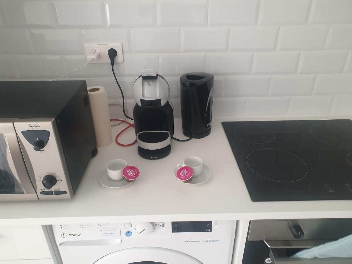 Appartement Renove 2023 Proche Aeroport 5min, Gare Sncf 2 Min, Tramway Au Pied De L'immeuble , Parking Possible, Renovated 2023 Near The Airport 5 Min, Train Station 2 Min, Tram Next To The Building 1 Min, Parking Possible