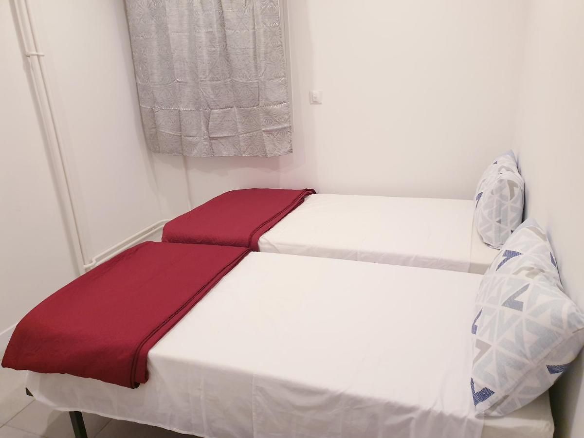 Appartement Renove 2023 Proche Aeroport 5min, Gare Sncf 2 Min, Tramway Au Pied De L'immeuble , Parking Possible, Renovated 2023 Near The Airport 5 Min, Train Station 2 Min, Tram Next To The Building 1 Min, Parking Possible *
