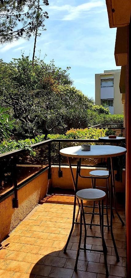 Exceptionnel Proche Avec Piscine, Parking Et Terrasse Nice