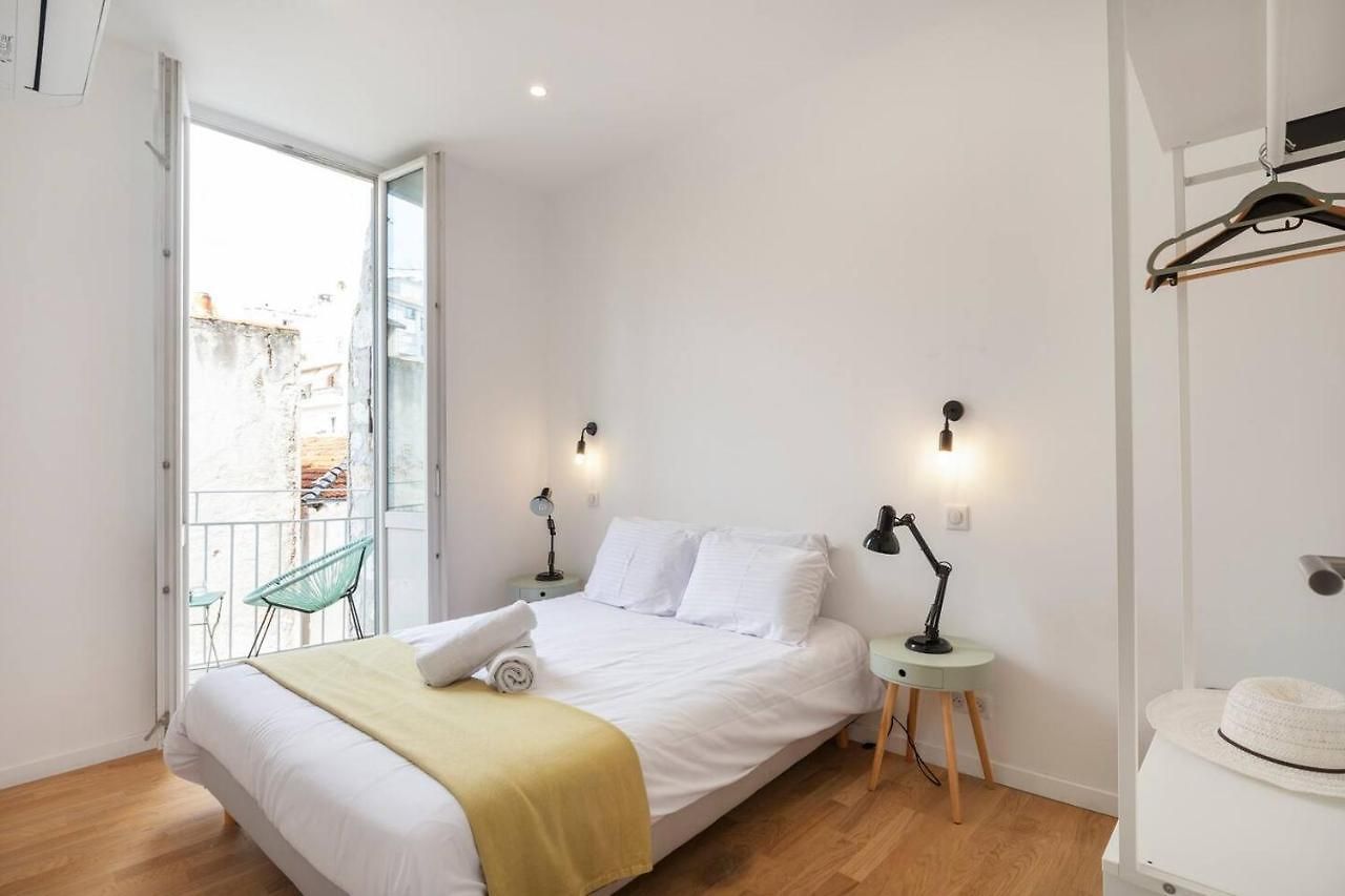 Appartement White Light, 1 Minute A Pied Du Port! *
