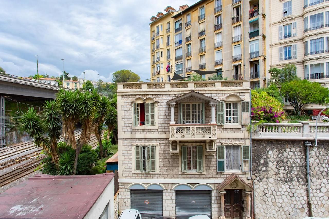 26 , La Riviera Appartement *