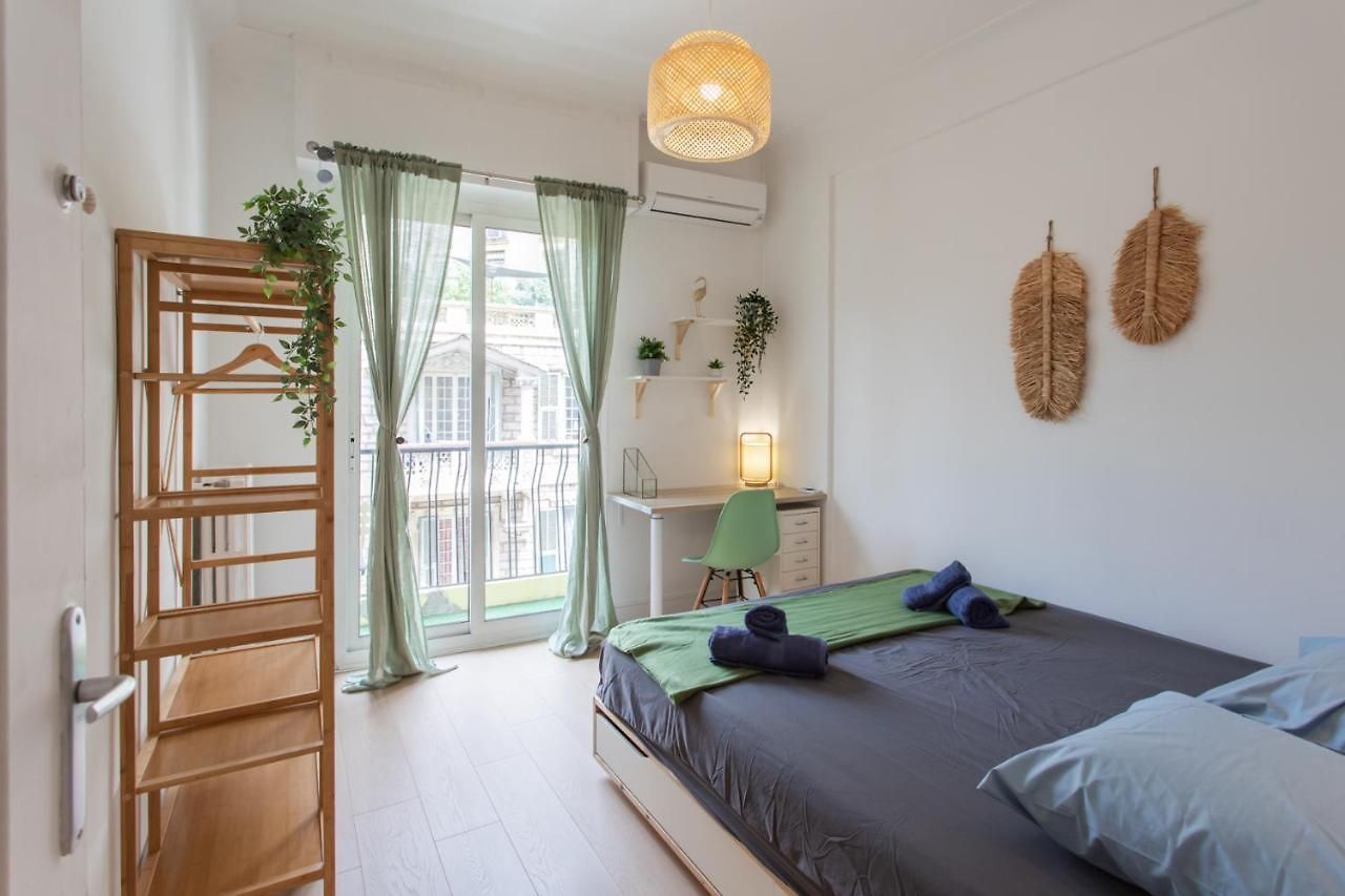 26 , La Riviera Appartement