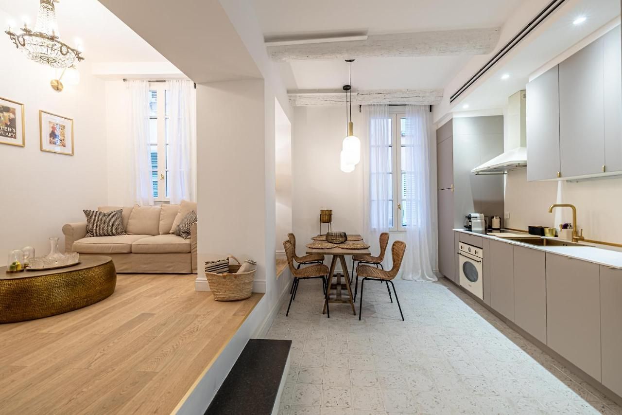 Chez Collette - Luxury In The Old Nice