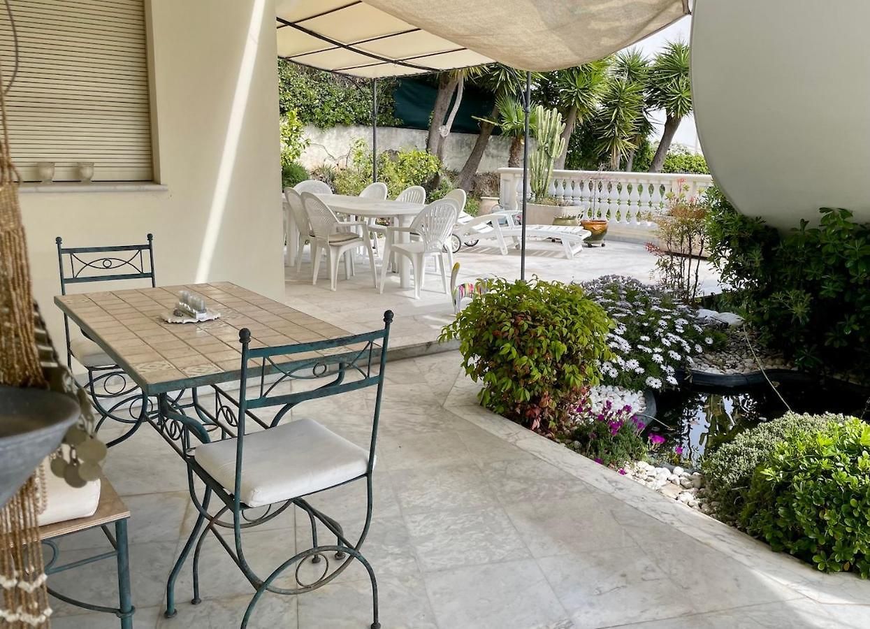 En Rez De Jardin Dans A Apartment Nice