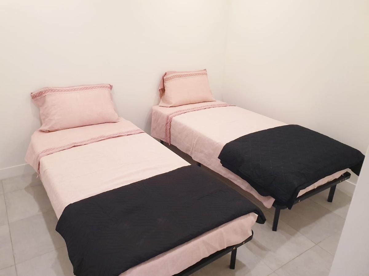 Renove 2023 Proche Aeroport 5min, Gare Sncf 2 Min, Tramway Au Pied De L'immeuble , Parking Possible, Renovated 2023 Near The Airport 5 Min, Train Station 2 Min, Tram Next To The Building 1 Min, Parking Possible Appartement Nice