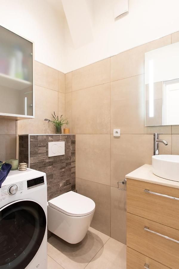 Beautiful , 3 Min Walk , Free Parking, Near Negresco Apartment Nice