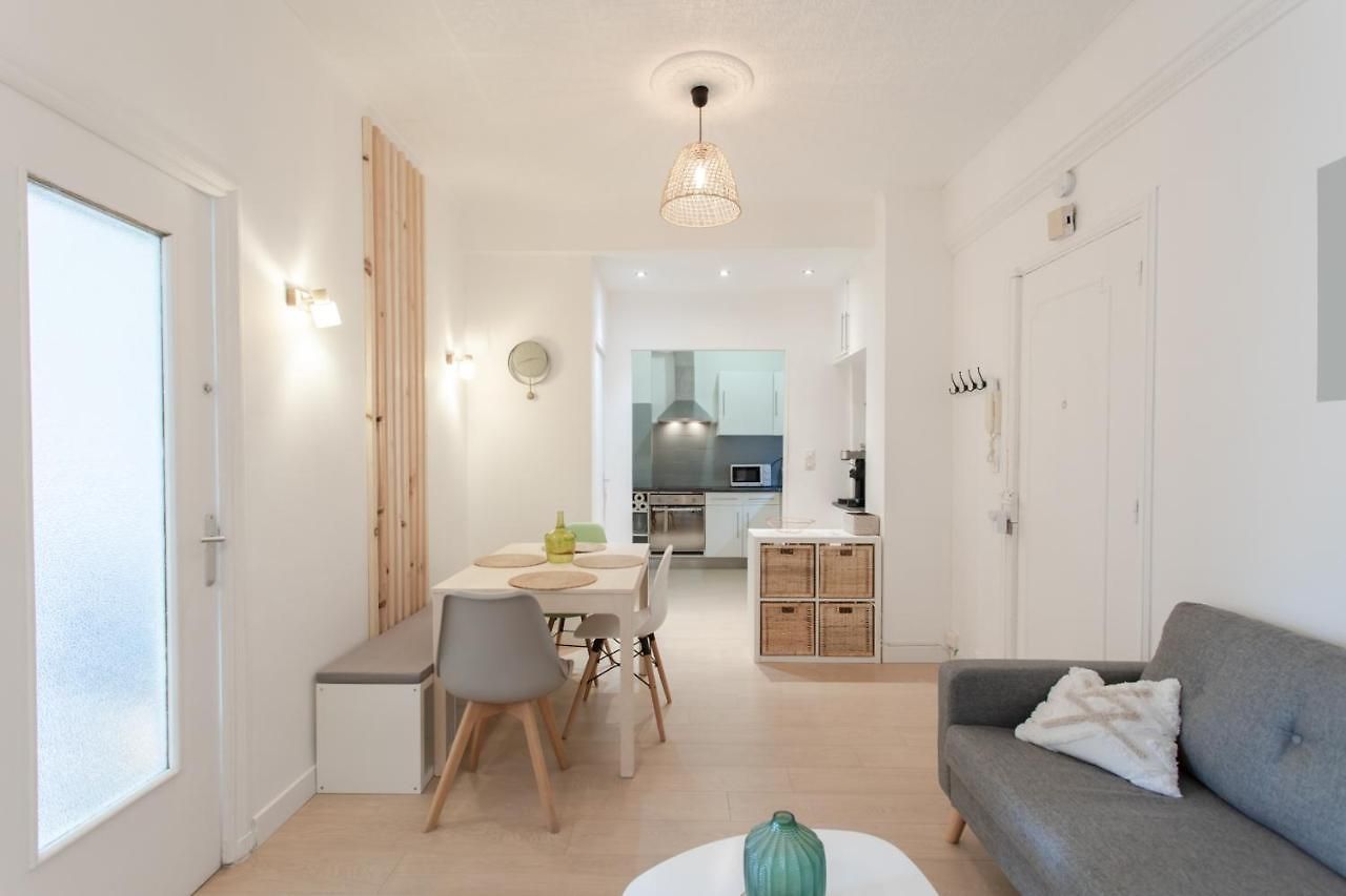26 , La Riviera Appartement *