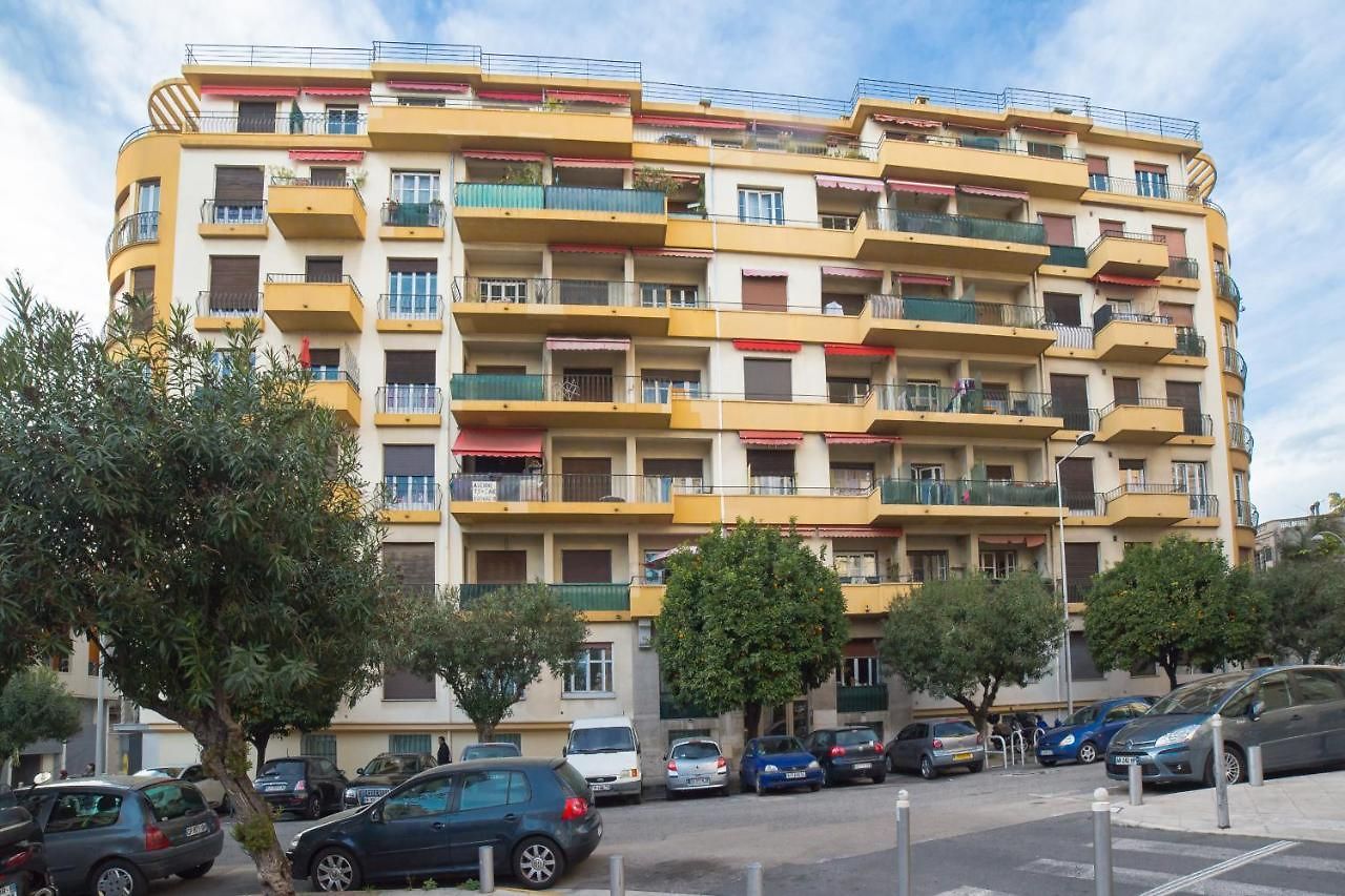 26 , La Riviera Appartement