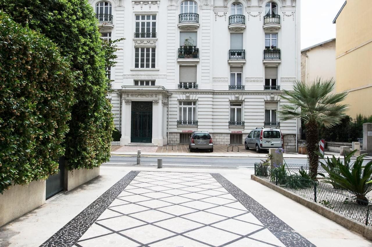 Appartement Fleurs De Furnished Flat