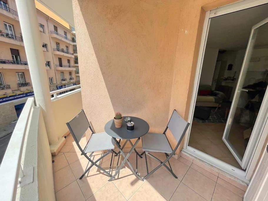 Apartment T2 Moderne Proche Du Port - Clim *