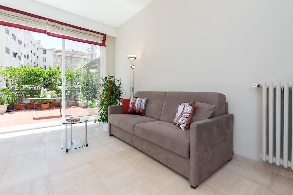 Appartement Centre - Terrasse Privé Exceptionnelle - Supérieur 3 Pièces Ac - Garage Privé *