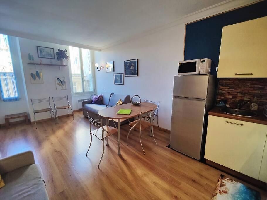 Appartement Close To Beaches And Shops, Up 6 Pers