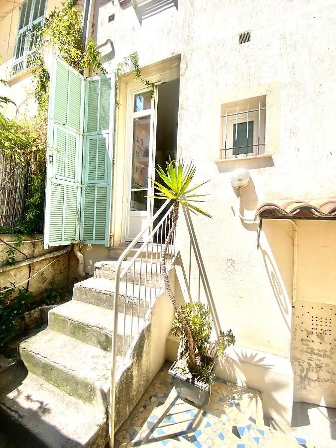 Appartement Grand T2 En Rez De Chaussée Avec Grande Terrasse Proche Du Centre Tramway à 2 Mn Nice