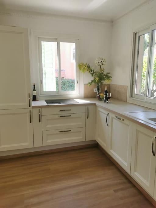 La Petite Niçoise Au Jacuzzi à 3 Min De La Villa *