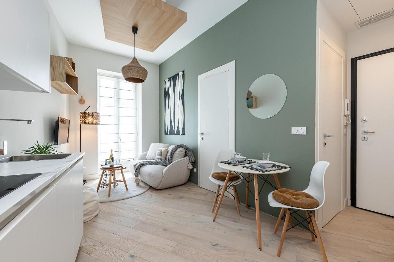 Charming 1 Bdr *