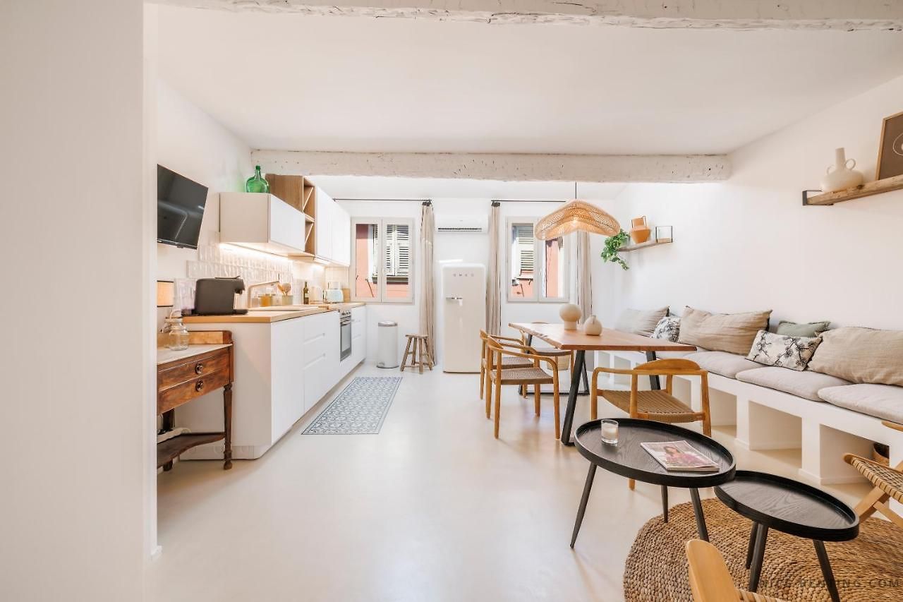 Renting - Neuve - Luxury Triplex Old Town Massena Garibaldi - 4 Bedroom - Ac Apartment