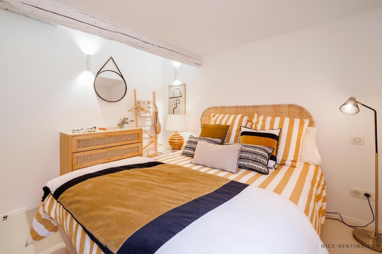 Renting - Neuve - Luxury Triplex Old Town Massena Garibaldi - 4 Bedroom - Ac *