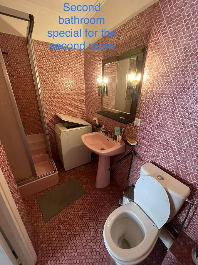 Beachfront And Sea View Entire 2 Crossing With Parking 4 Beds Two Double Bed And 2 Single Bed With 2 Sea View Balconies In Promenade Des Anglais Street 2 Bathroom 3 Wc With 40 Meters From The Beach With Perfect Air Conditioner Cooler Appartement Nice