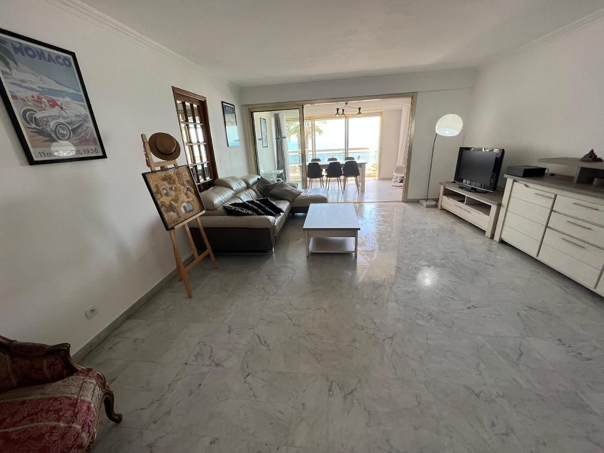Beachfront And Sea View Entire 2 Crossing With Parking 4 Beds Two Double Bed And 2 Single Bed With 2 Sea View Balconies In Promenade Des Anglais Street 2 Bathroom 3 Wc With 40 Meters From The Beach With Perfect Air Conditioner Cooler Nice