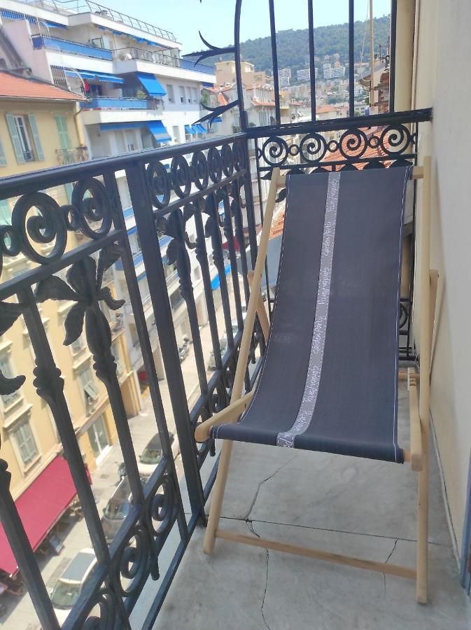 Quiet Floor 2 Bedroom Flat Near Port With Lift Balcony Ac And Fast Wifi *