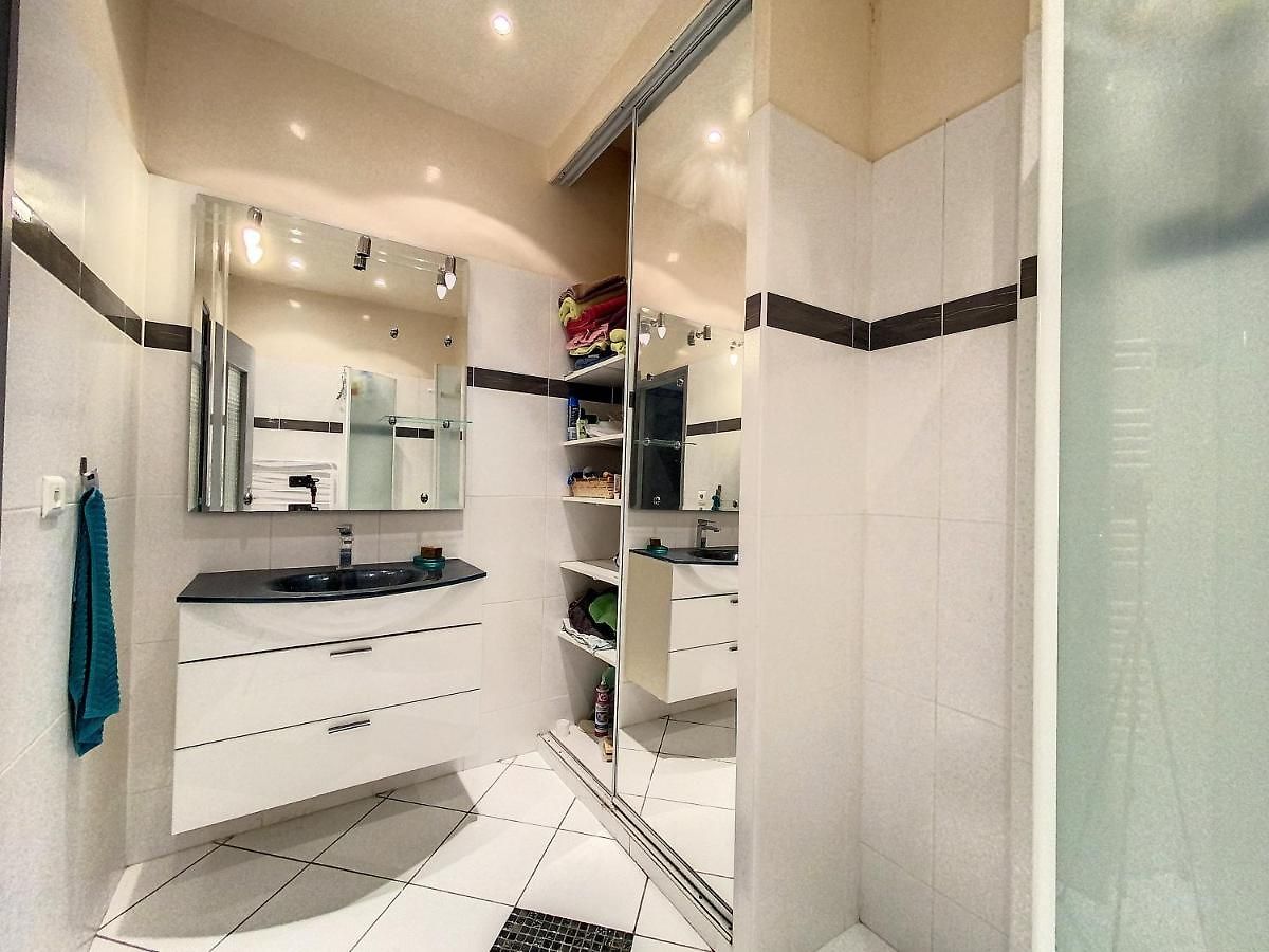 *confort, Vue Et Détente* Appartement