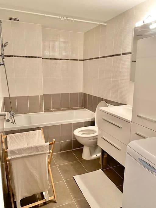 Appartement Au Coeur De Pour 4 - Clim&wifi *