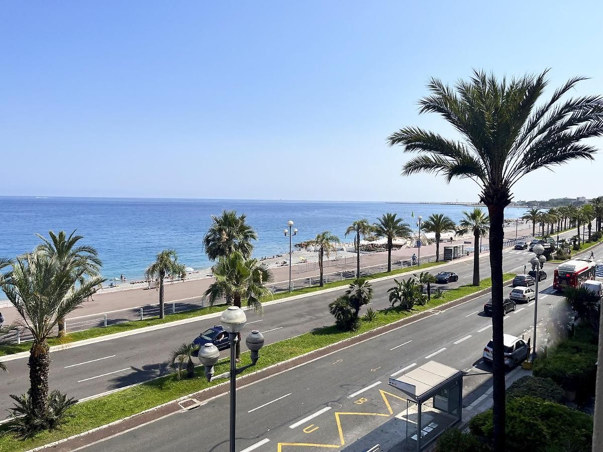 Appartement Promenade-des-anglais-front-sea *