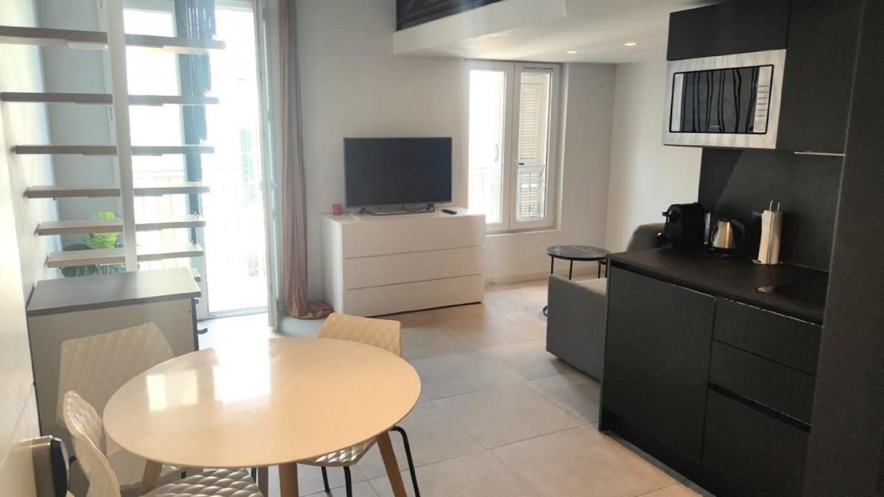 Duplex Balcon Centre 208