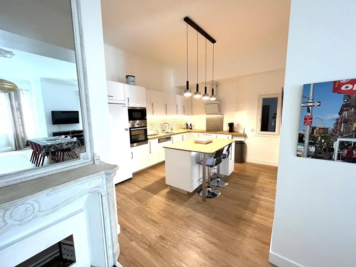 Appartement Large Haussmanian In The Heart Of Nice