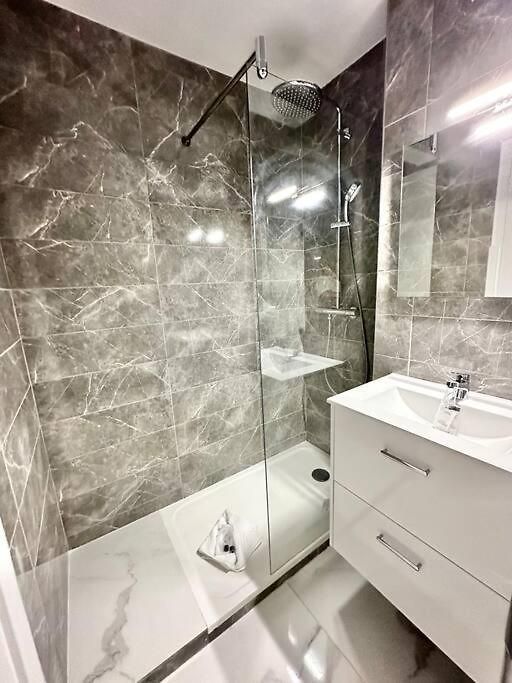 Appartement Superbe Neuf - à 5 Min à Pied