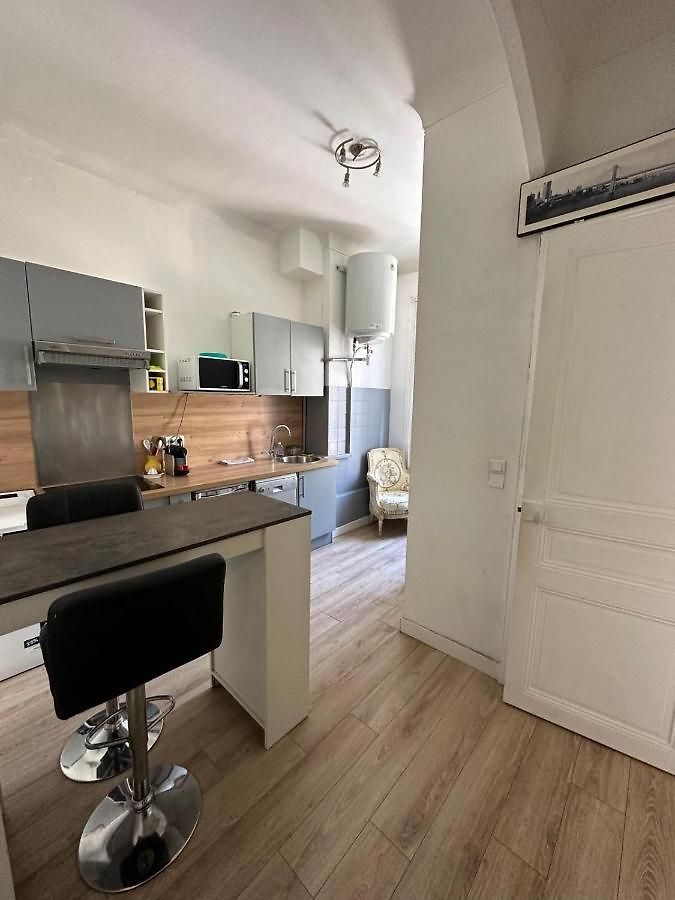 600m Port, Tramway, Clim, Wifi Apartment
