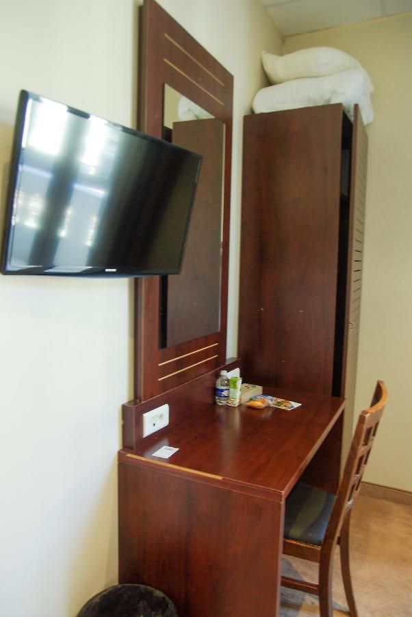 Le Noailles Hotel *