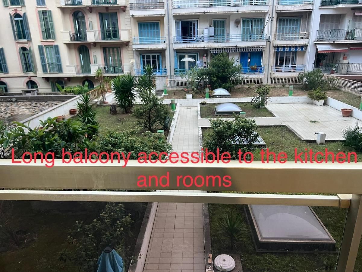 Beachfront And Sea View Entire 2 Crossing With Parking 4 Beds Two Double Bed And 2 Single Bed With 2 Sea View Balconies In Promenade Des Anglais Street 2 Bathroom 3 Wc With 40 Meters From The Beach With Perfect Air Conditioner Cooler * Nice