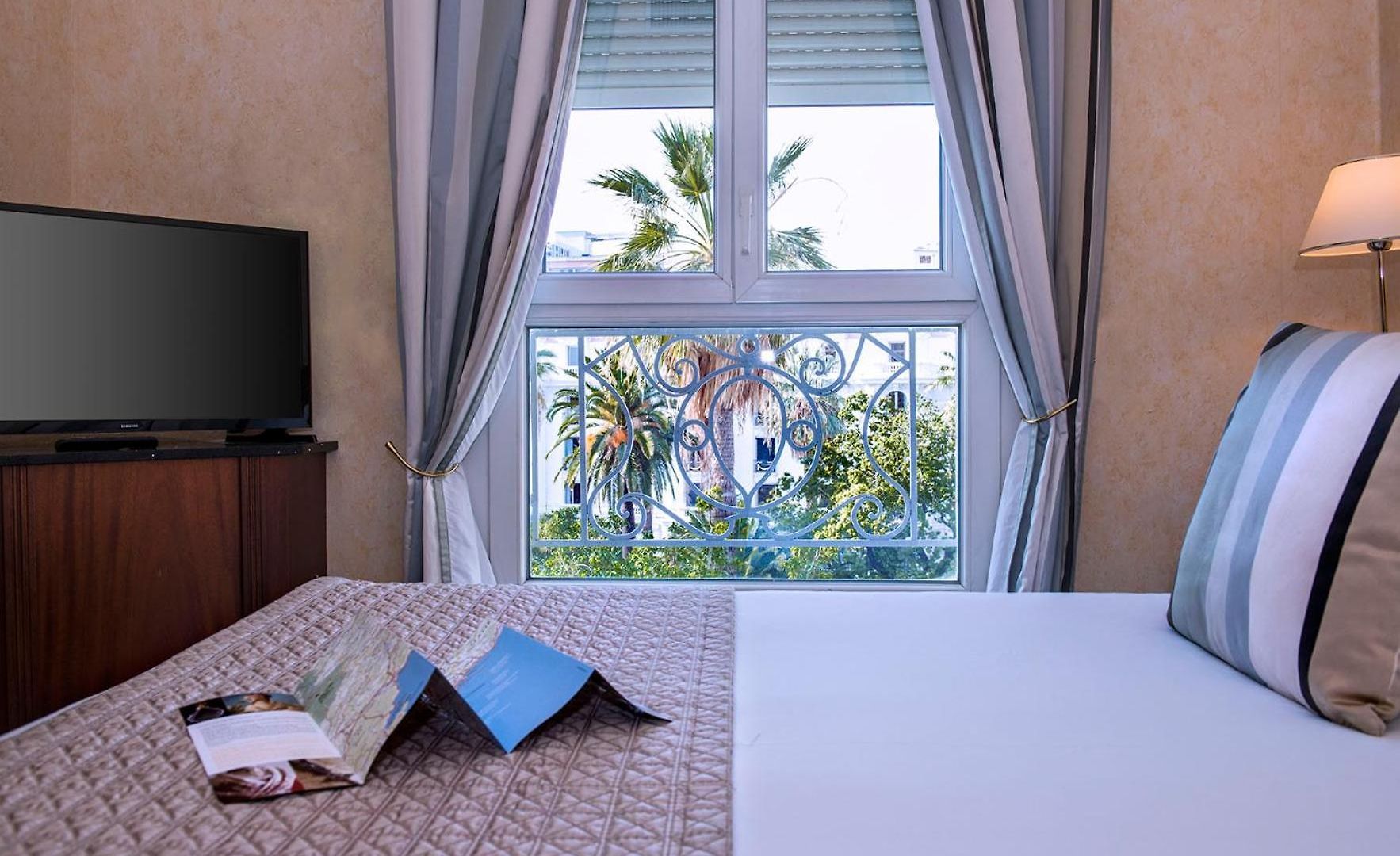 West End Promenade Hotel