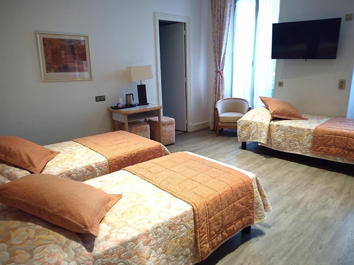 Busby Hotel 3*